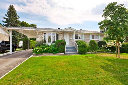 352, Boul. Roberval O., Longueuil (Le Vieux-Longueuil)