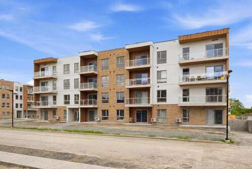 200, Av. Louis-Lévesque apt. 310, Otterburn Park